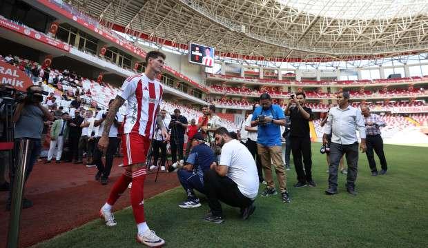 Süper Lig ekibi 17 transferini tek törende tanıttı
