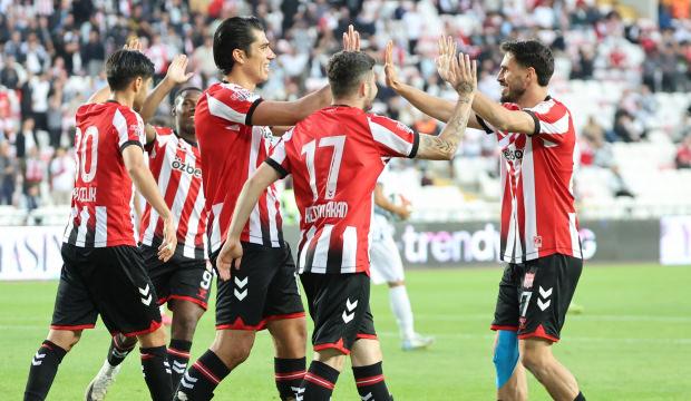 1. Lig'de gol yağmuru! Sivasspor'dan 5-0'lık galibiyet
