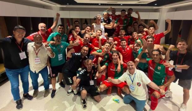 3. Lig'de başkan &ccedil;ıldırdı! Sezona fırtına gibi başlayan takıma prim dopingi