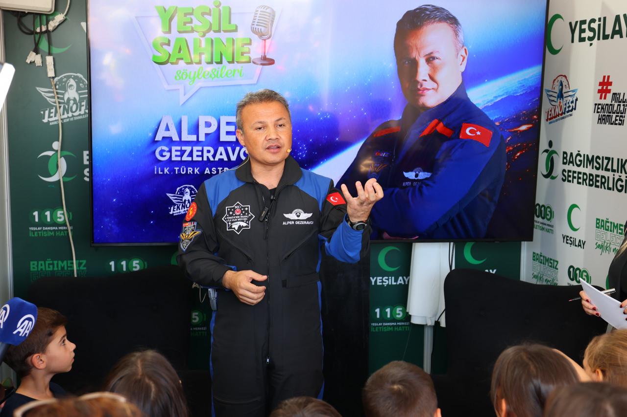 Alper Gezeravcı