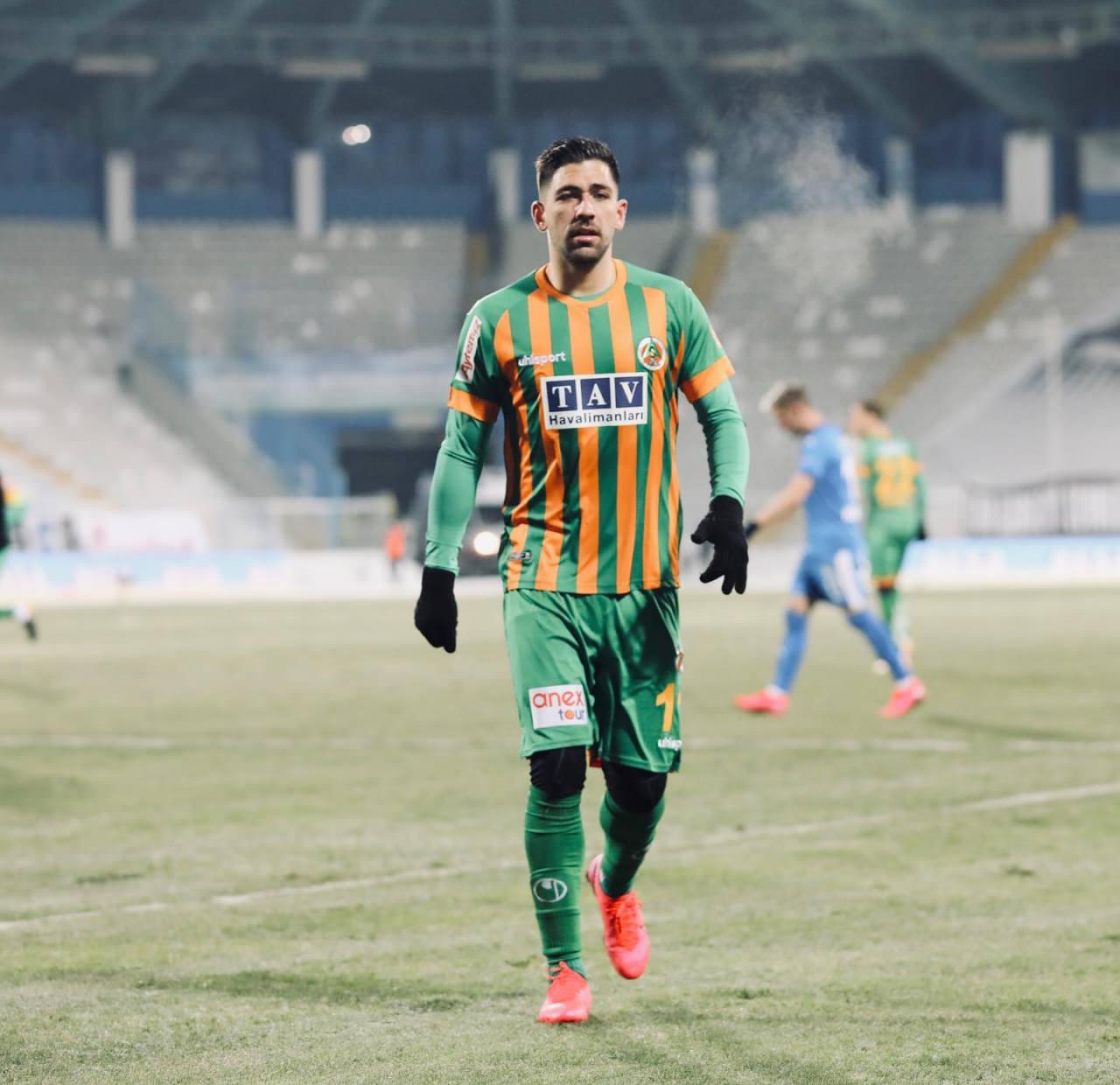 Bakasetas, Süper Lig'de Alanyaspor forması altında mücadele ederken.