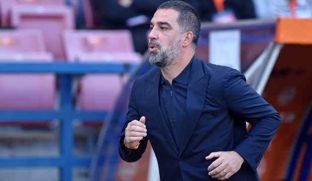 Arda Turan maç sonrası teşekkür ederek taraftara kötü haberi verdi