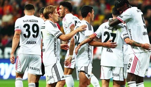 Beşiktaş, derbi &ouml;ncesi Kocaeli engelinde! 8 isim geri d&ouml;n&uuml;yor