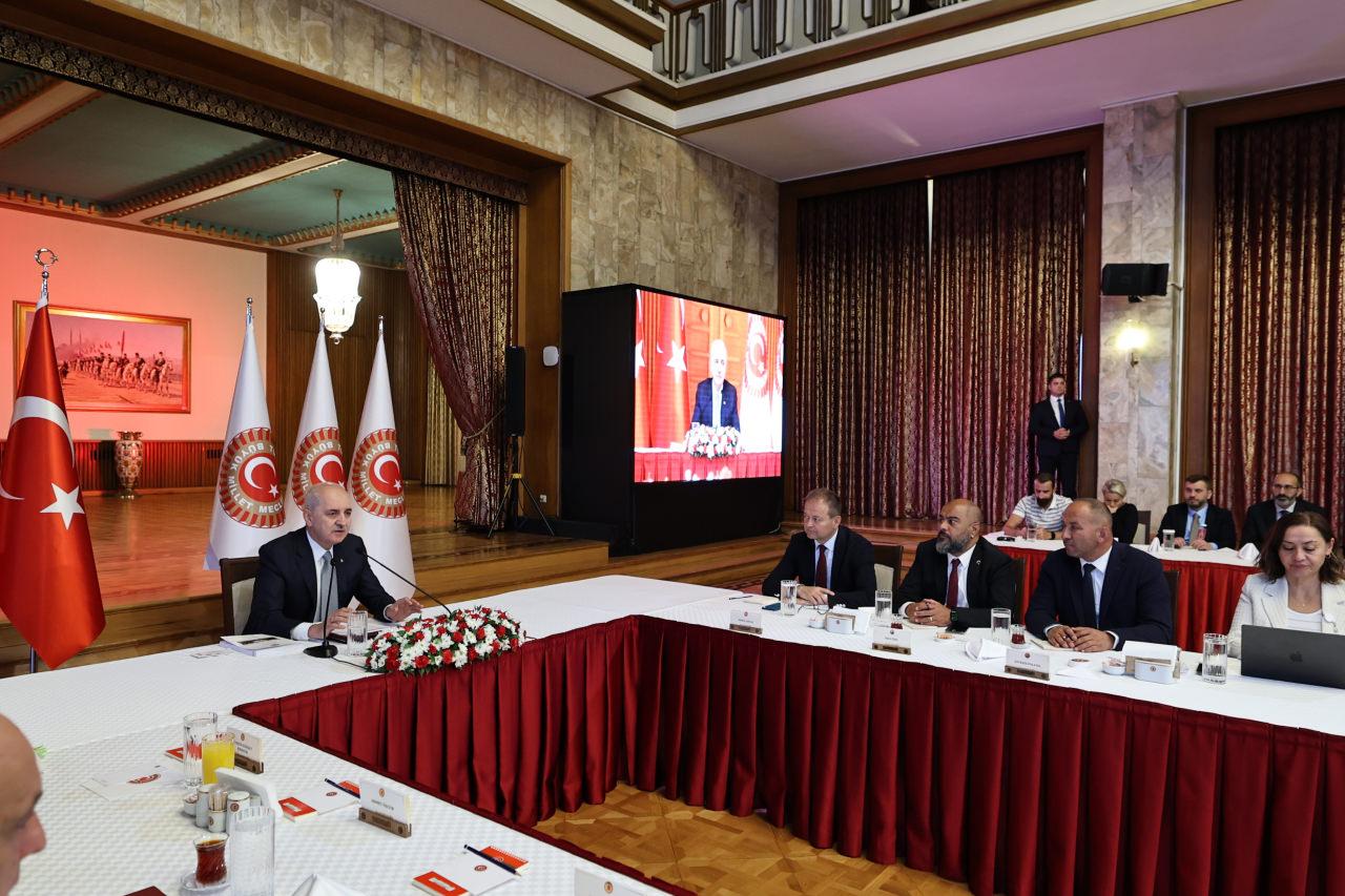 TBMM Başkanı Numan Kurtulmuş, Meclis Tören Salonu'nda düzenlediği 28. Dönem 3. Yasama Yılı Değerlendirme Toplantısı'nda 28. Dönem 3. Yasama Yılı Faaliyet Raporu'na ilişkin bilgilendirmesinin ardından basın mensuplarının sorularını yanıtladı.