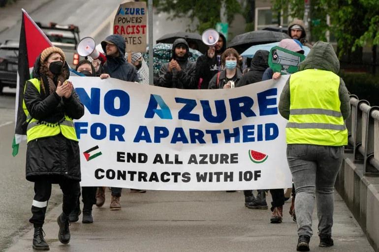 Göstericiler, Mayıs 2024'te ABD'nin başkenti Seattle'daki Microsoft Build konferansının yakınında Gazze'deki Filistinlilere destek için yürüdü.