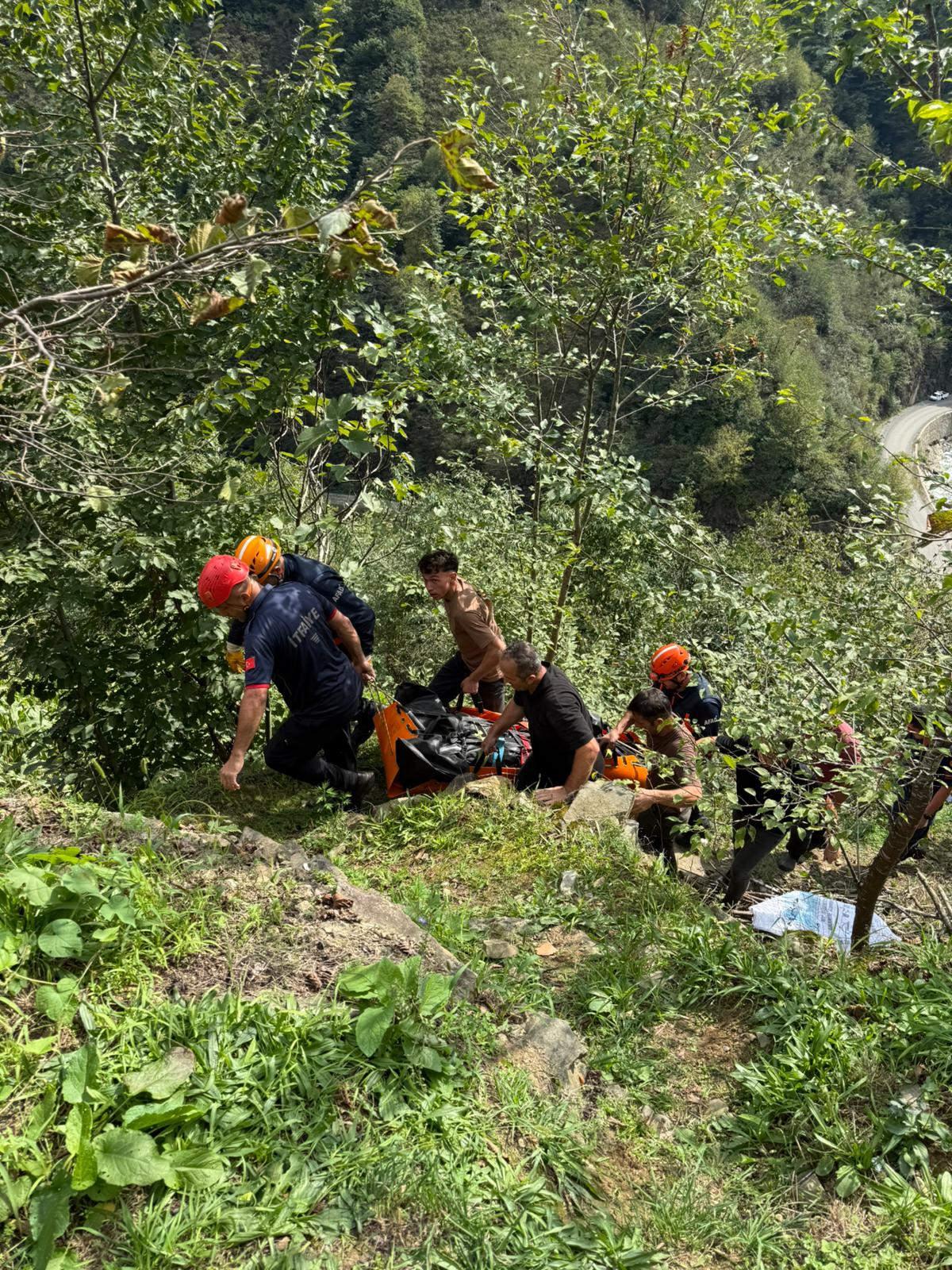Espiye ilçesinde kazadan 1 kişinin cansız bedeni çıkarıldı. 