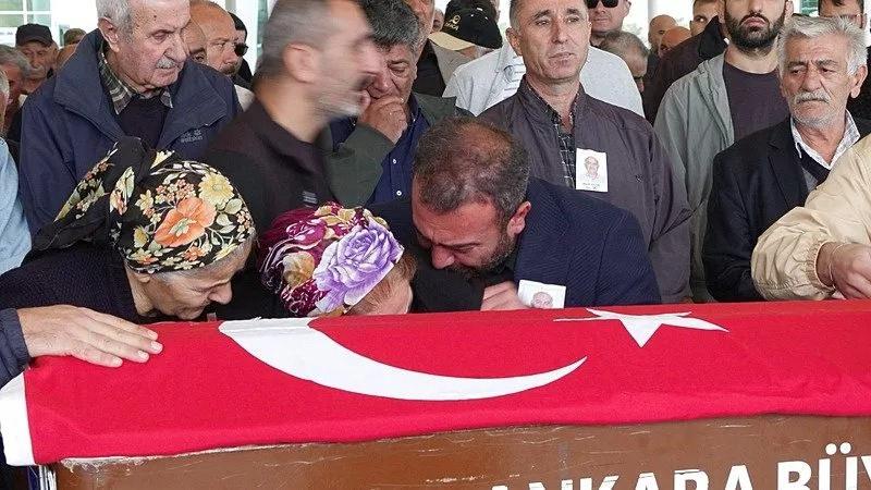 Servis şoförü gözyaşları içinde defnedildi.