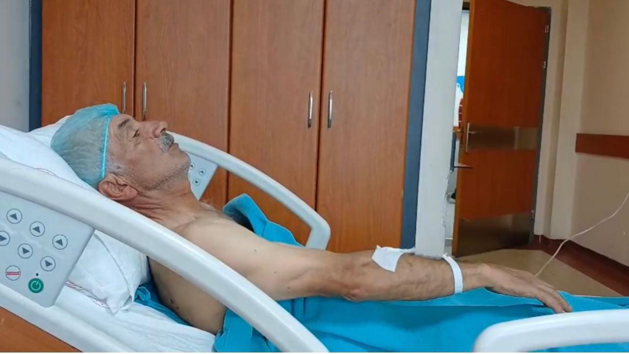 Abdullah Çelik, 3 saat süren bir ameliyat geçirdi.