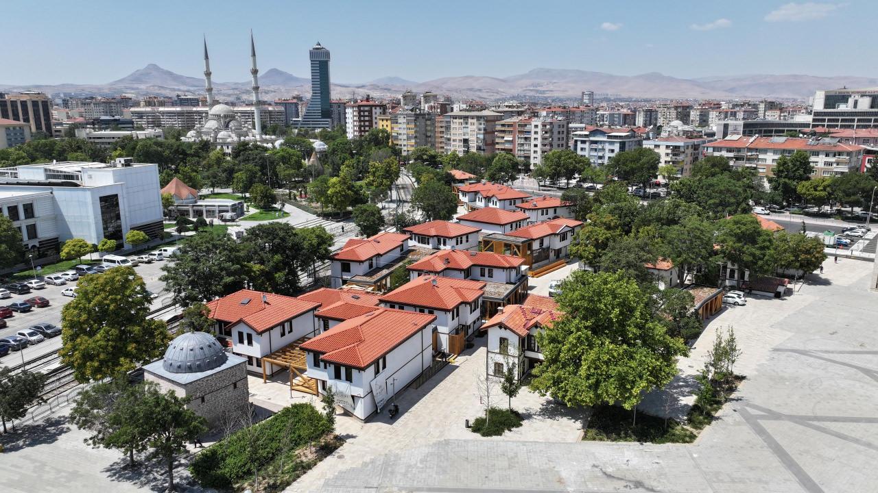 Meydan Evleri