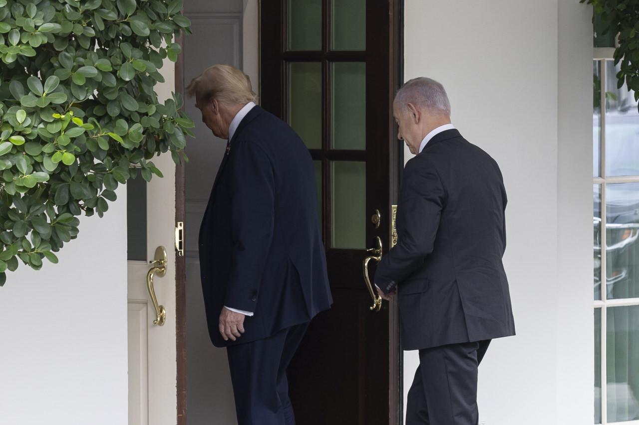 ABD Başkanı Donald Trump, İsrail Başbakanı Binyamin Netanyahu ile ABD'nin başkenti Washington DC'deki Beyaz Saray'da bir araya geldi.