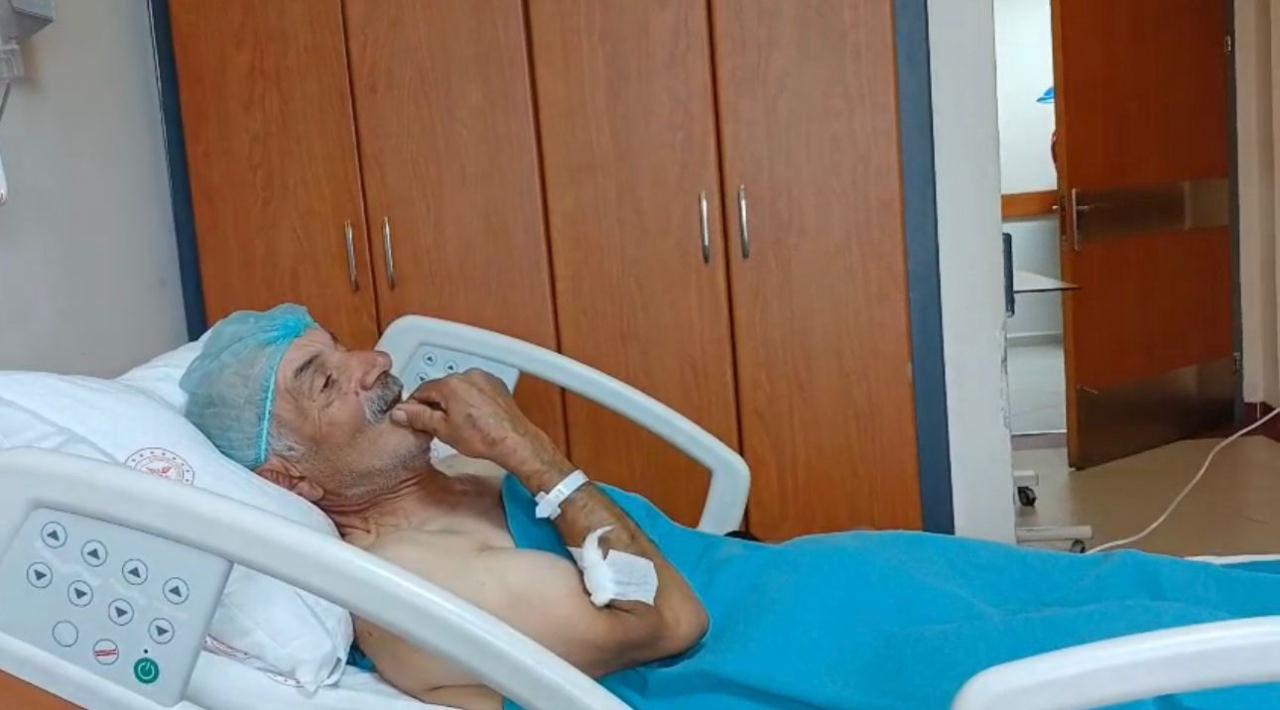 Abdullah Çelik (64) ağır yaralandı.