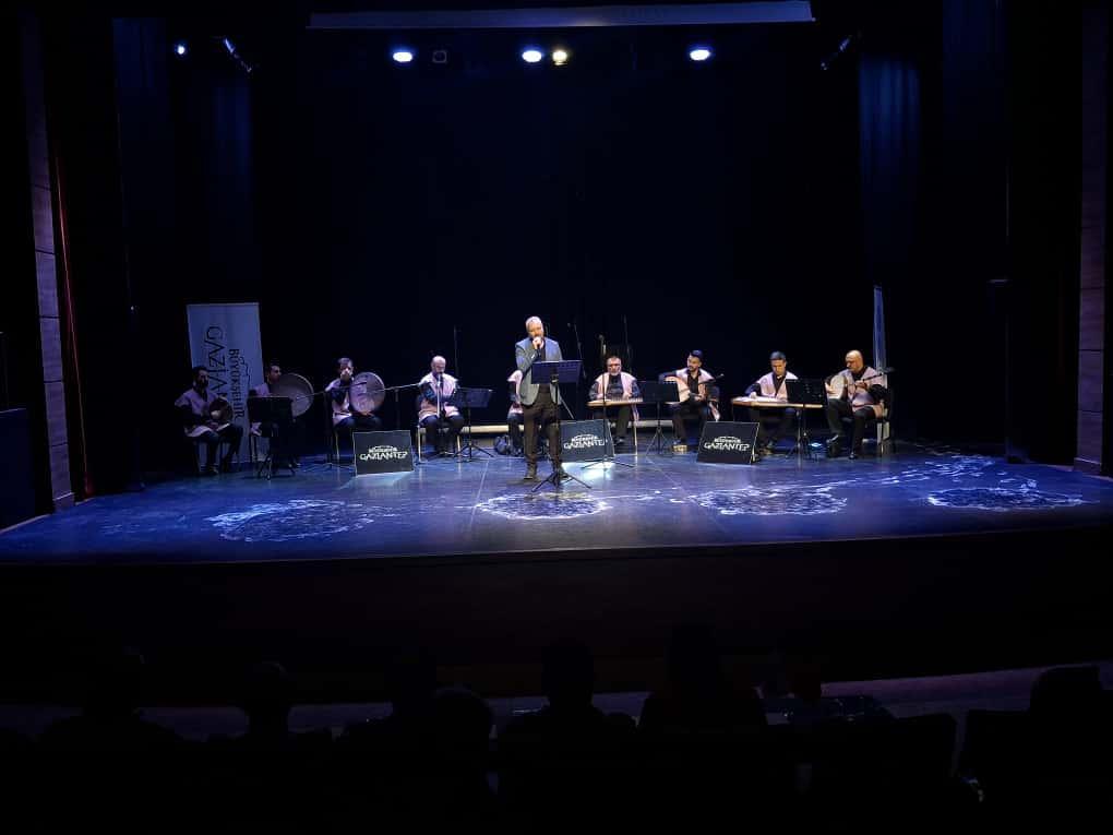 Sanatseverlere musiki dinletisi yapıldı. 
