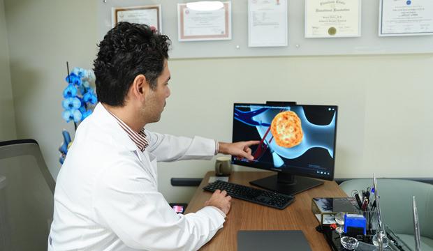 Genel Cerrahi Uzmanı Doç. Dr. Hüsnü Aydın