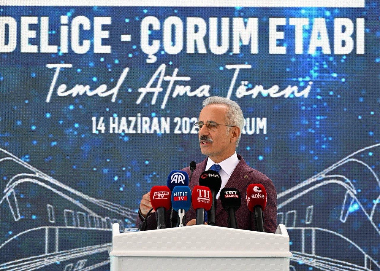 Ulaştırma ve Altyapı Bakanı Abdulkadir Uraloğlu
