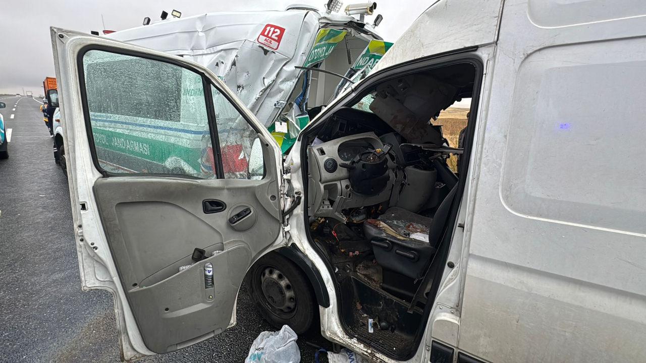 Ankara-Niğde otoyolunun Aksaray'ın Ortaköy ilçesi Kümbet köyü yakınlarında meydana gelen ve 2 askerin şehit olduğu, 1 sivilin hayatını kaybettiği, 3 kişinin de yaralandığı kaza.
