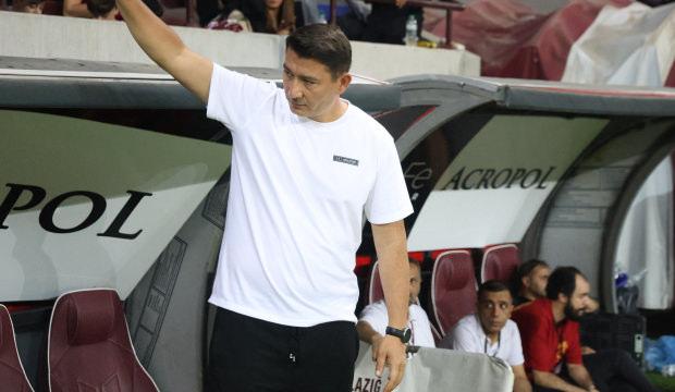 S&uuml;per Lig'in eski efsanesi hocasına veda etti: Batman yenilgisi sonu oldu