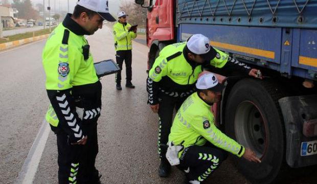 S&uuml;r&uuml;c&uuml;ler dikkat! S&uuml;re 5 aya &ccedil;ıktı! Tarihler değişti!  5 bin TL cezası var