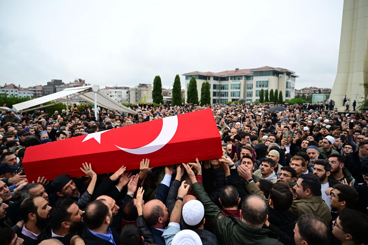89 yaşında hayatını kaybeden Bakiler için ikindi ezanını müteakip Marmara Üniversitesi İlahiyat Fakültesi Camisi'nde cenaze namazı kılındı.