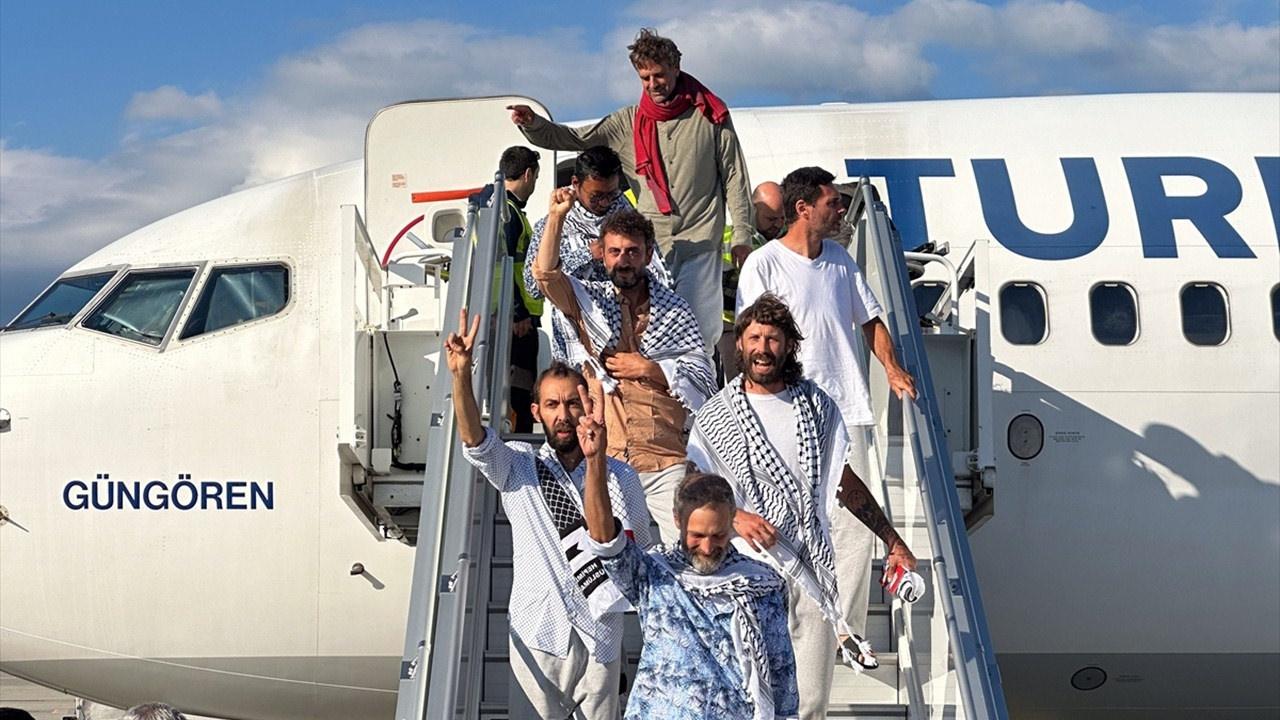 Sumud Filosu'ndaki Türk vatandaşları yurda döndü.