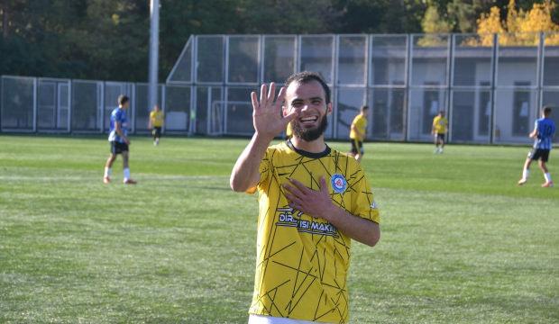 41 yaşındaki T&uuml;rk forvet 90 dakikaya 5 gol sığdırdı