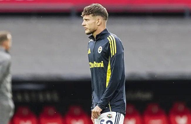 Fenerbahçe'nin Polonyalı orta sahası Sebastian Szymanski
