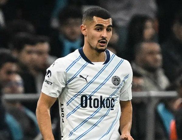 Fenerbahçe'ye geçtiğimiz sezon transfer olan sol bek oyuncusu Levent Mercan