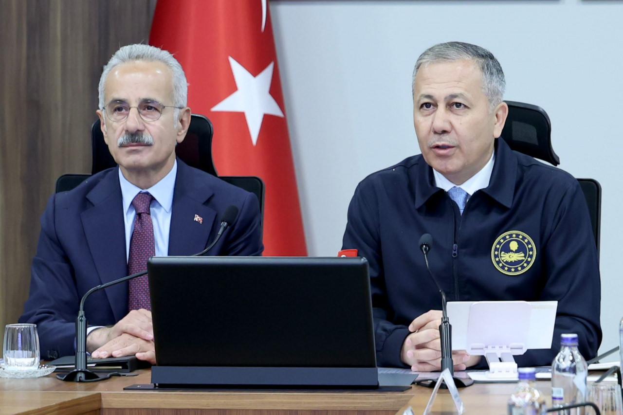 Ulaştırma ve Altyapı Bakanı Abdulkadir Uraloğlu ve İçişleri Bakanı Ali Yerlikaya