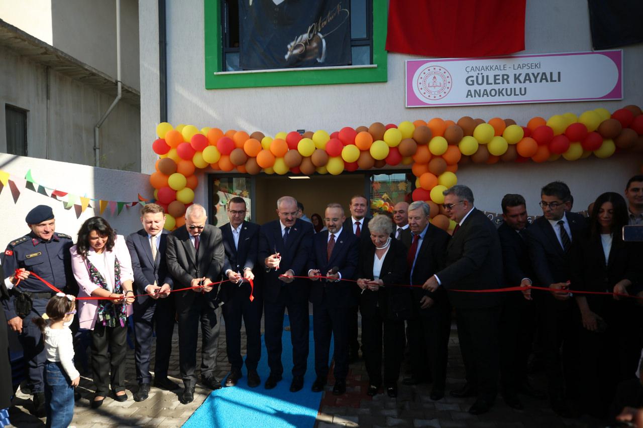 Okul açılışından bir görüntü