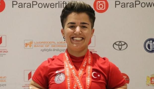  Besra Duman'dan 55 kiloda g&uuml;m&uuml;ş madalya!