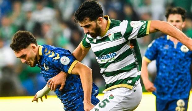 Efsane takımdan yeni hocasına 3-0'lık hediye