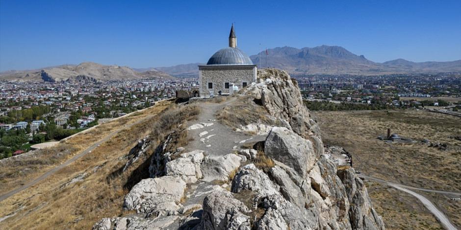 Eşsiz manzaradaki manevi atmosfer: Süleyman Han Cami