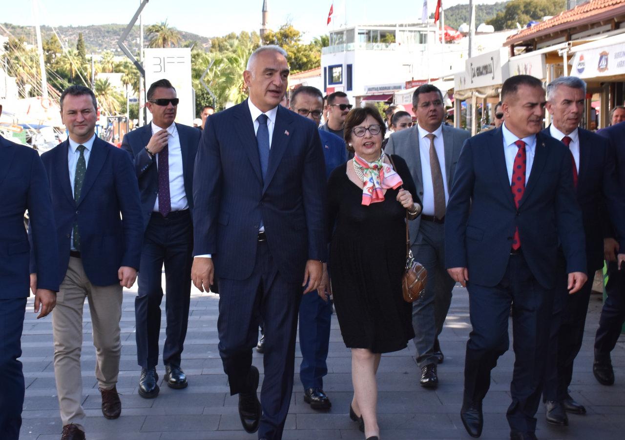 Kültür ve Turizm Bakanı Mehmet Nuri Ersoy Bodrum'daki 'ICOM Kırmızı Liste-Türkiye' tanıtım toplantısında