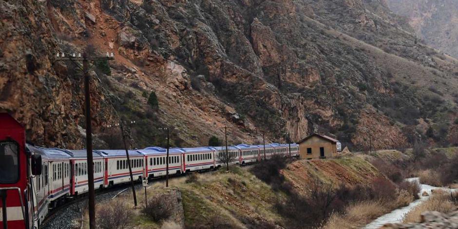 Nostaljik bir Doğu Anadolu turu: 7’den 70’e herkes denemek istiyor