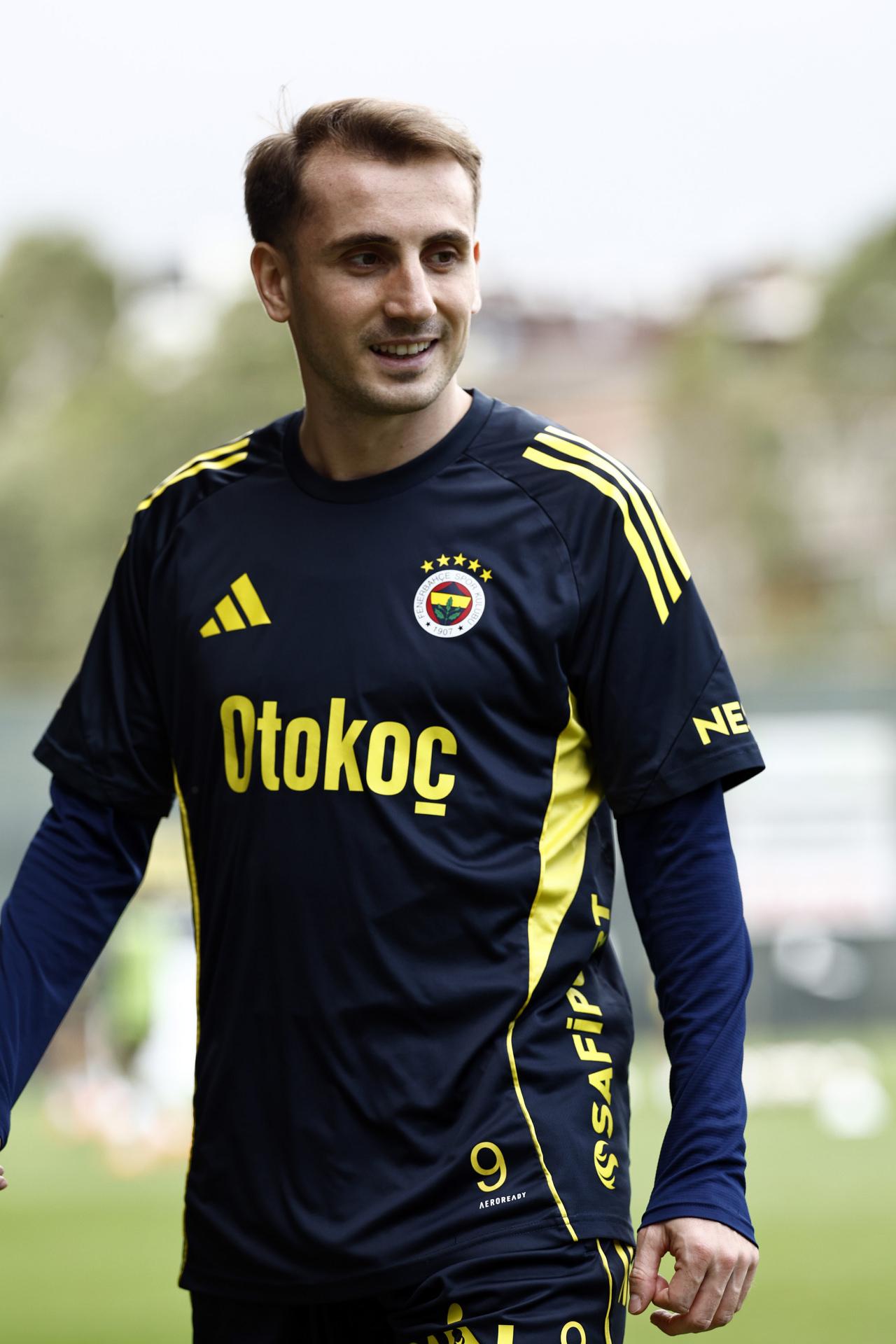 Kerem Aktürkoğlu, Fenerbahçe antrenmanında, 4 Ekim 2025