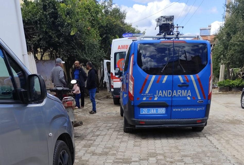 Ekipler olay yerinde çalışma yaptı.