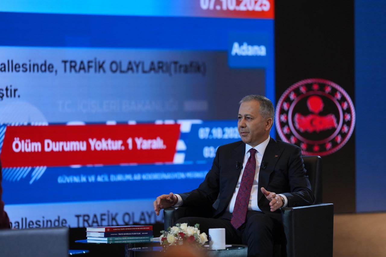 İçişleri Bakanı Ali Yerlikaya, İçişleri Bakanlığındaki Güvenlik ve Acil Durumlar Koordinasyon Merkezi’nde (GAMER) açıklamalarda bulundu.