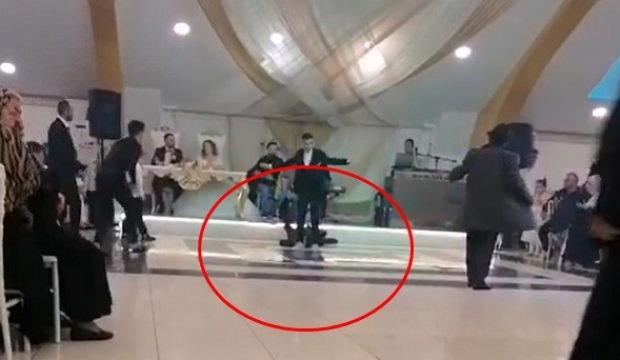 Sahnede kalp krizi geçiren sanatçı Yüksel Kader’in hayatını kaybettiği anlar kamerada