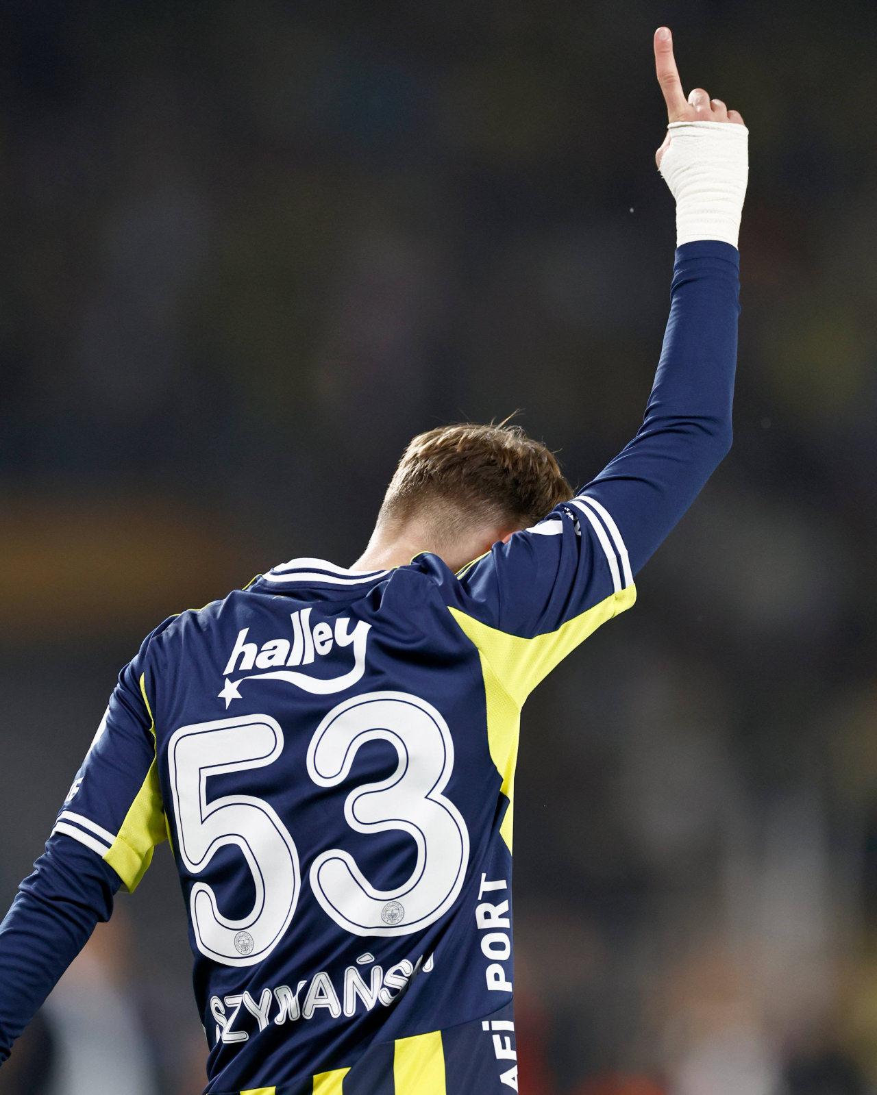 Fenerbahçe - Antalyaspor maçında Sebastian Szymanski, 28 Eylül 2025