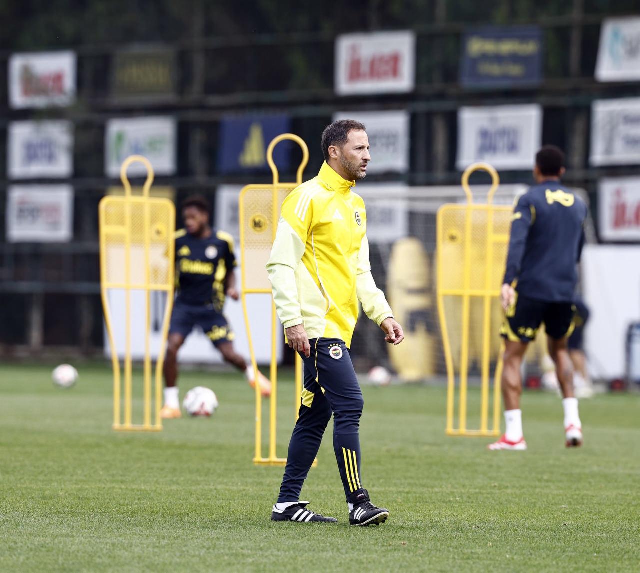 Fenerbahçe teknik direktörü Domenico Tedesco