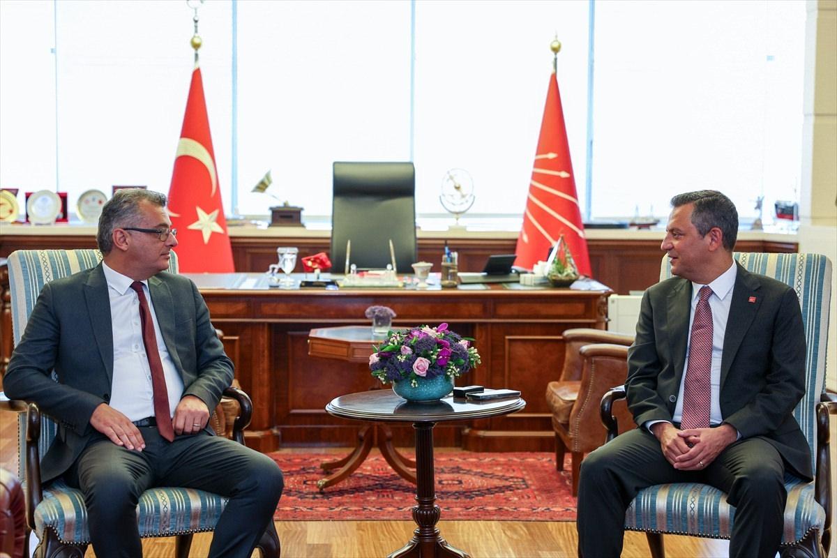 CTP Genel Başkanı Tufan Erhürman ve CHP Genel Başkanı Özgür Özel
