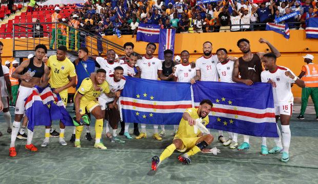 480 bin n&uuml;fuslu &uuml;lke ilk kez D&uuml;nya Kupası'nda