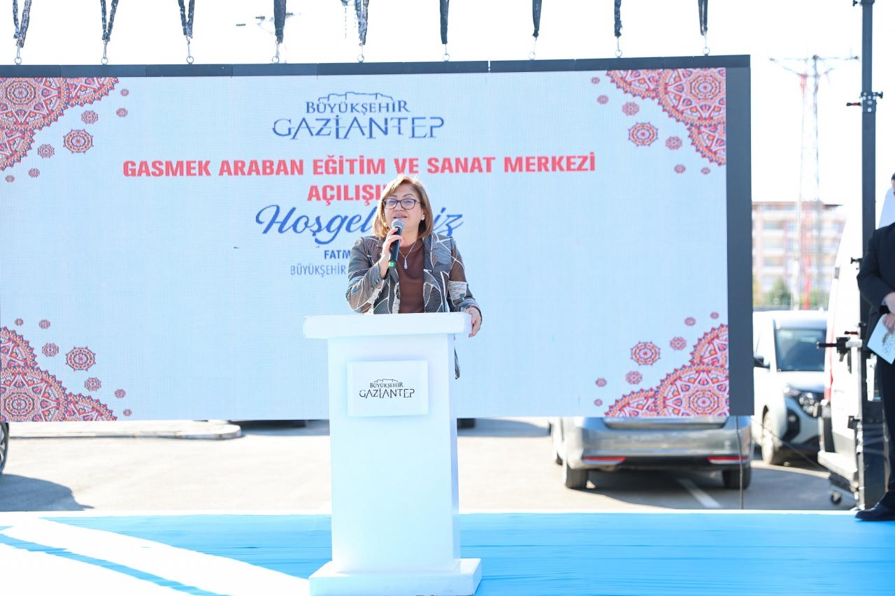 Gaziantep Büyükşehir Belediye Başkanı Fatma Şahin konuşma yapıyor. 