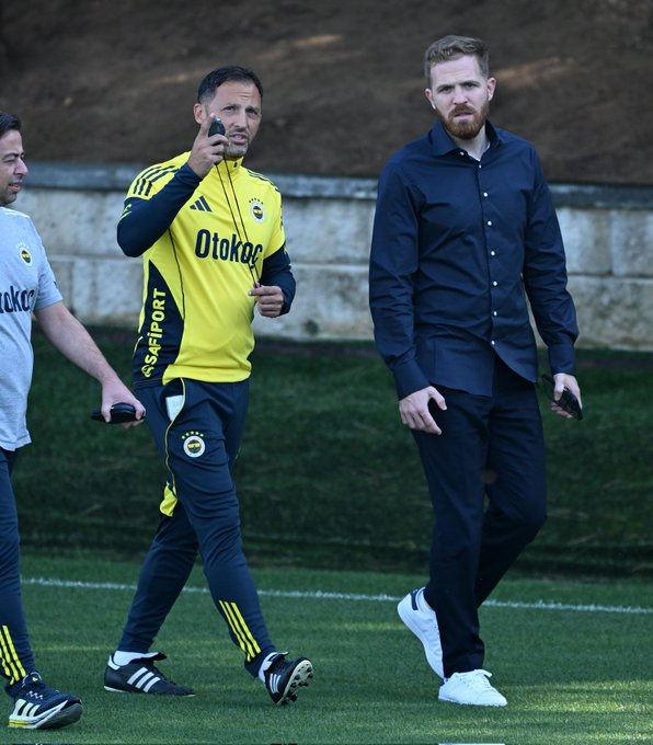 Fenerbahçe teknik direktörü Domenico Tedesco ve Futbol Direktörü Devin Özek
