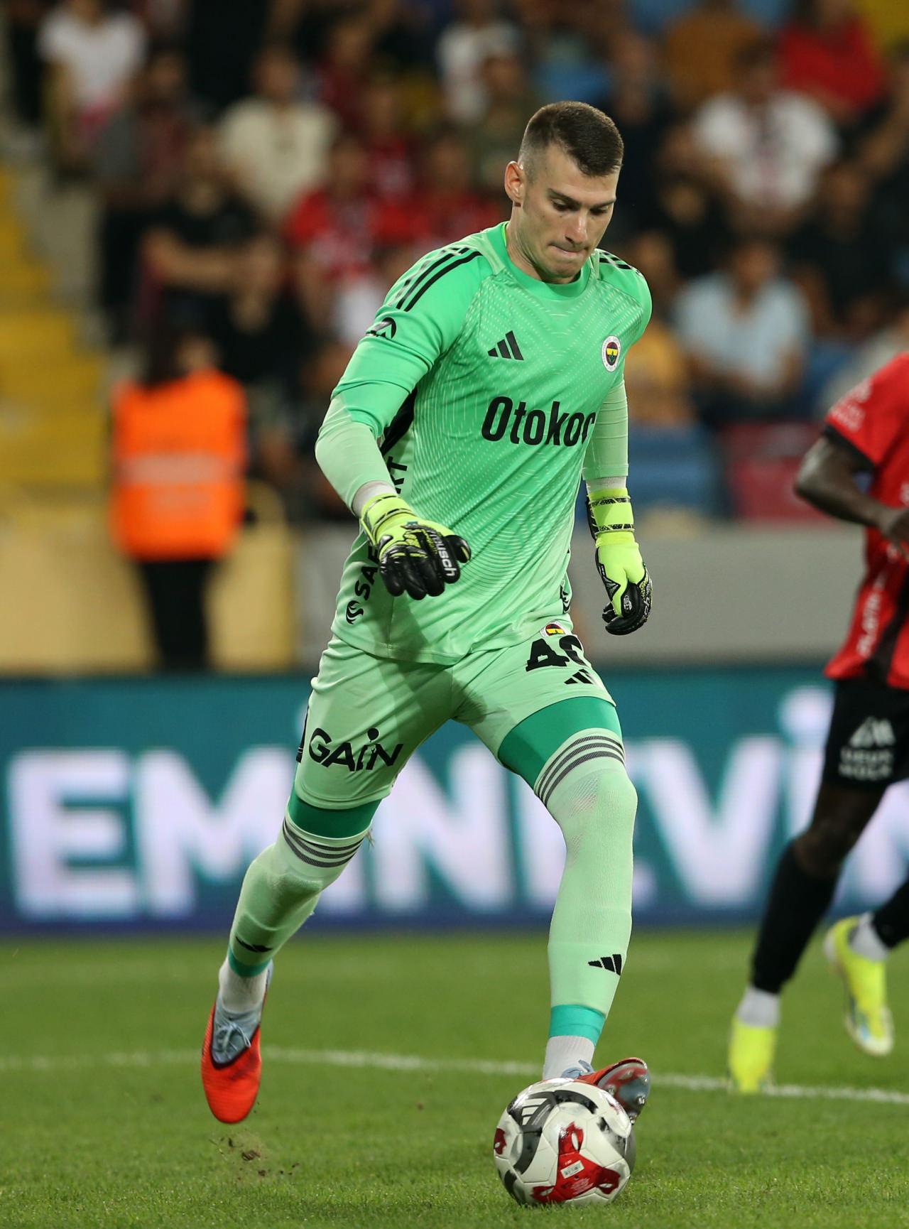 Dominik Livakovic, Trendyol Süper Lig 2025-2026 sezonunda oynanan Gençlerbirliği - Fenerbahçe maçında, 31 Ağustos 2025