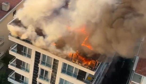 Ankara'da apartmanın çatı katında yangın çıktı