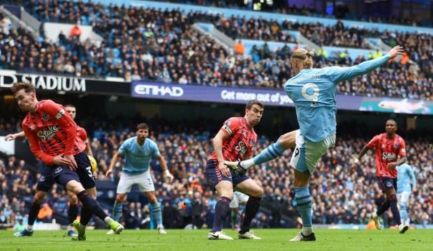 Aslan'ın rakibi eski g&uuml;nlerine d&ouml;nd&uuml;! Yine rahat kazandılar