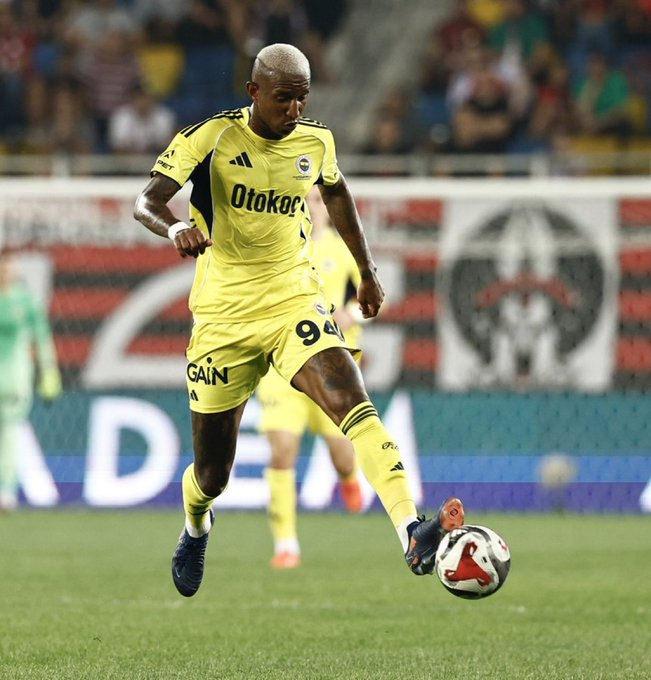 Fenerbahçe'nin yıldız futbolcusu Anderson Talisca