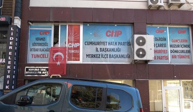 CHP'li İl Başkanı kendini binaya kilitleyip eylem yaptı: 'Çözüm bulunmazsa çıkmayacağız'