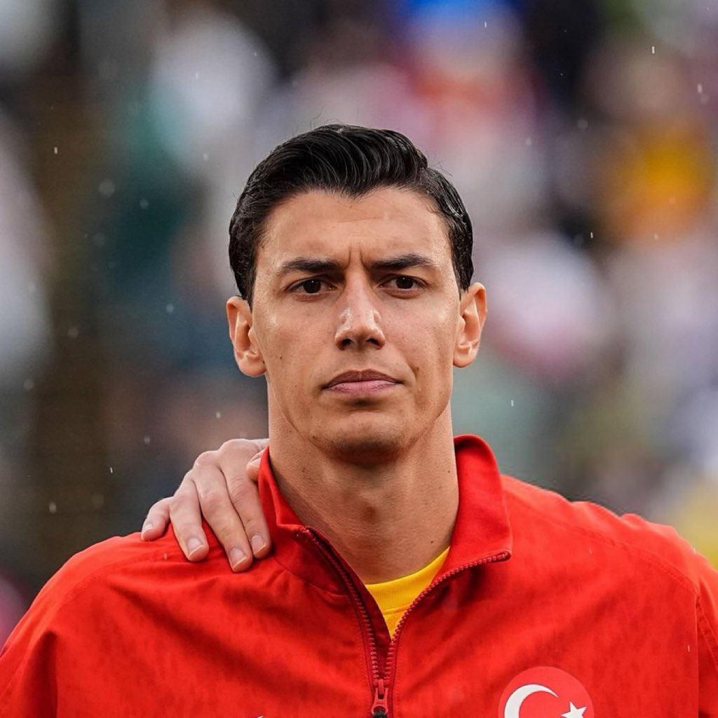 Milli futbolcu Berke Özer