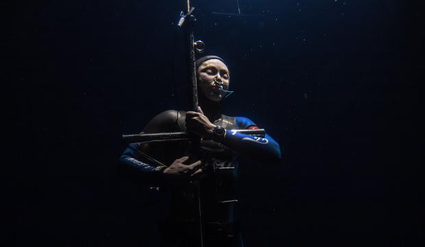 'Gazze' i&ccedil;in nefesini tutan Şahika Erc&uuml;men Kaş'ta yeniden rekor kırdı